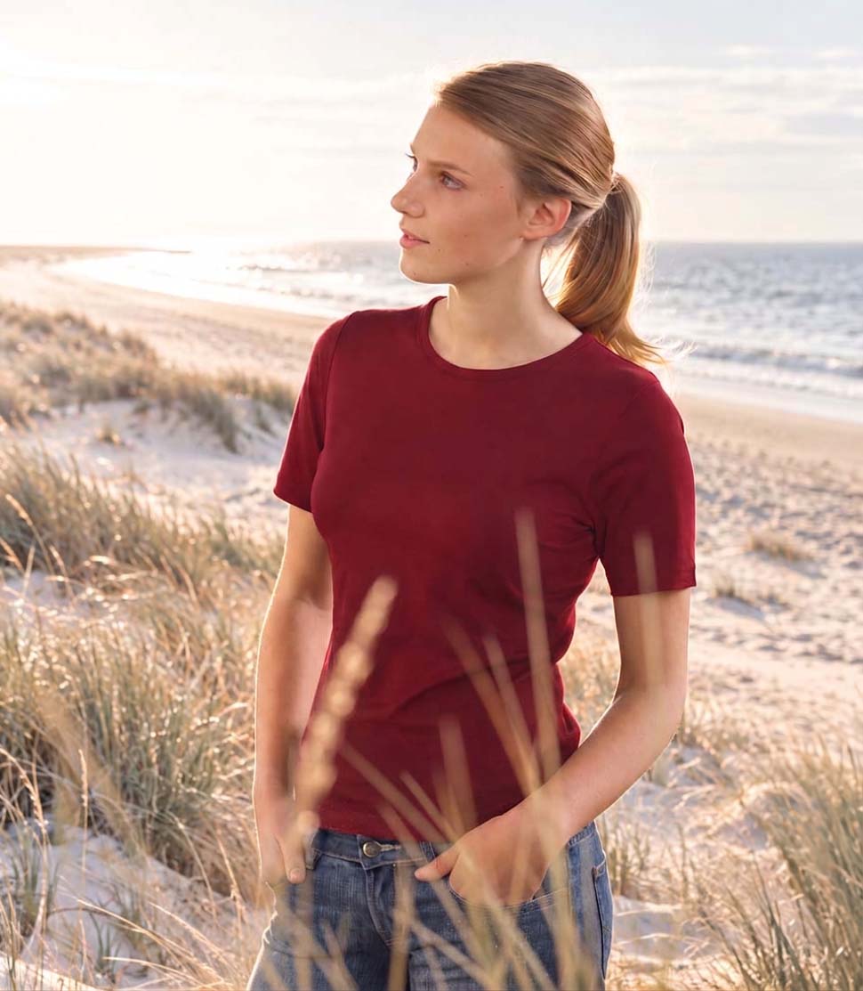 100% natural Silkspun Short Sleeved Crew top for women in Bordeaux red