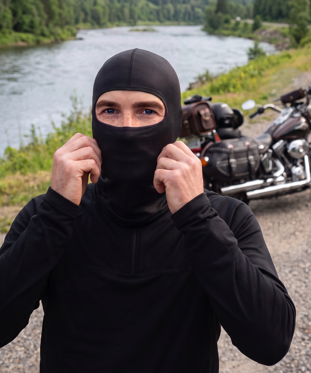 Puresilk Balaclava – Unisex 100% silk face covering in soft, breathable natural fabric.