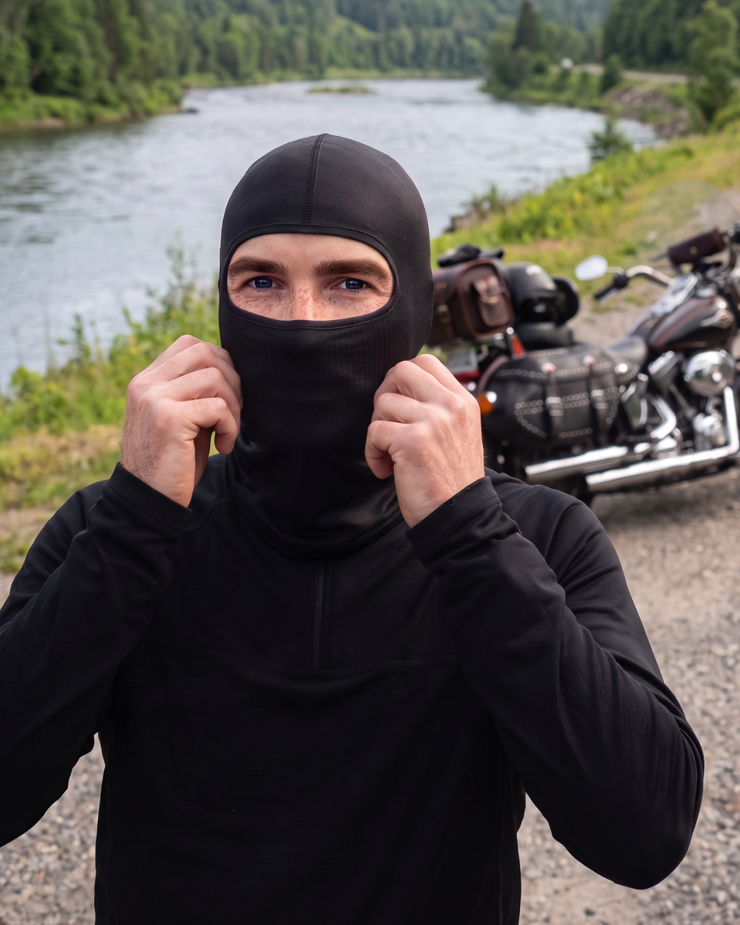 Puresilk Balaclava – Unisex 100% silk face covering in soft, breathable natural fabric.
