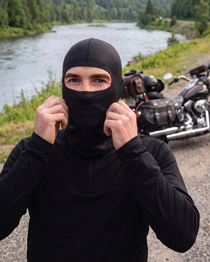 Puresilk Balaclava – Unisex 100% silk face covering in soft, breathable natural fabric.