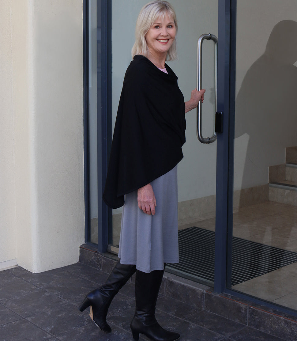 Women's Silkspun Poncho in Black