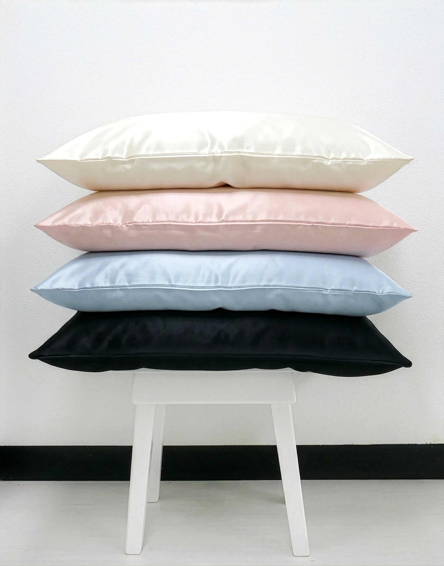 100% mulberry silk Essential PIllowslip in your choice of four colours