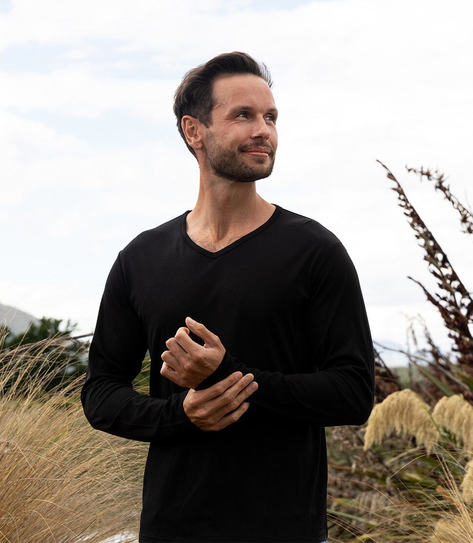  Men's Silkspun Long Sleeve V Neck Long Sleeve in Black